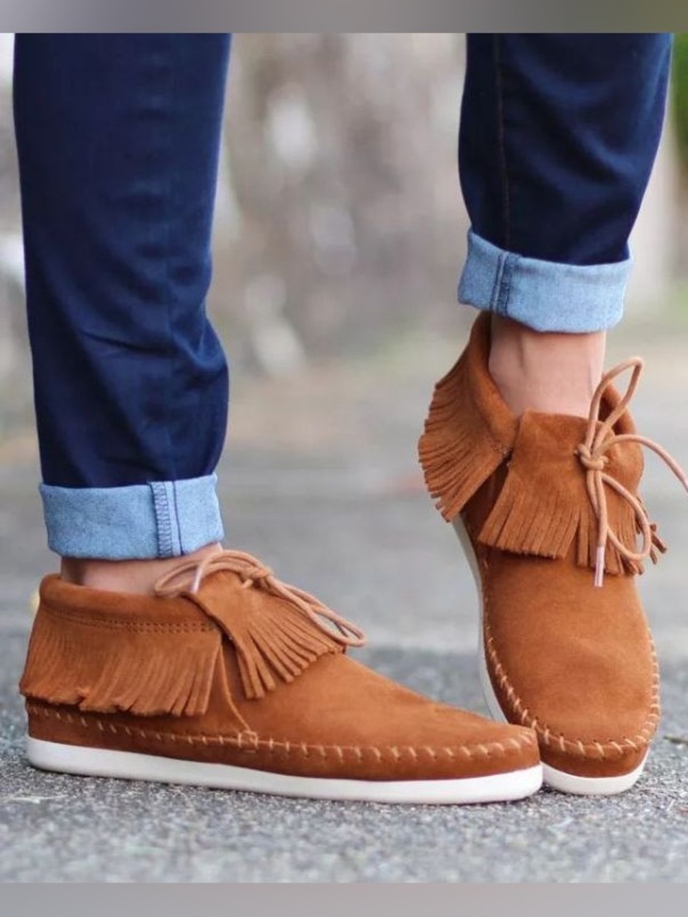 Minnetonka Women's Venice brown suede fringe moccasins size 8.5 hardsole